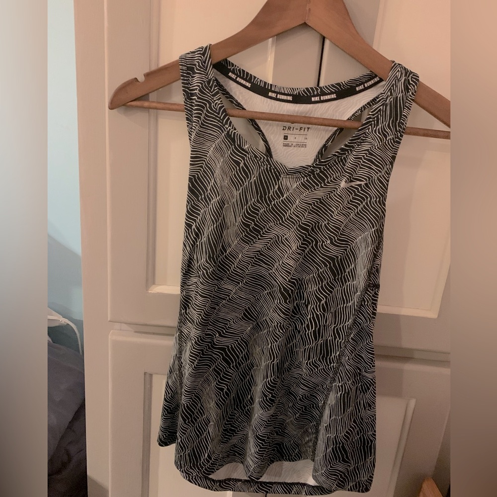 Nike patterned black and white tank top